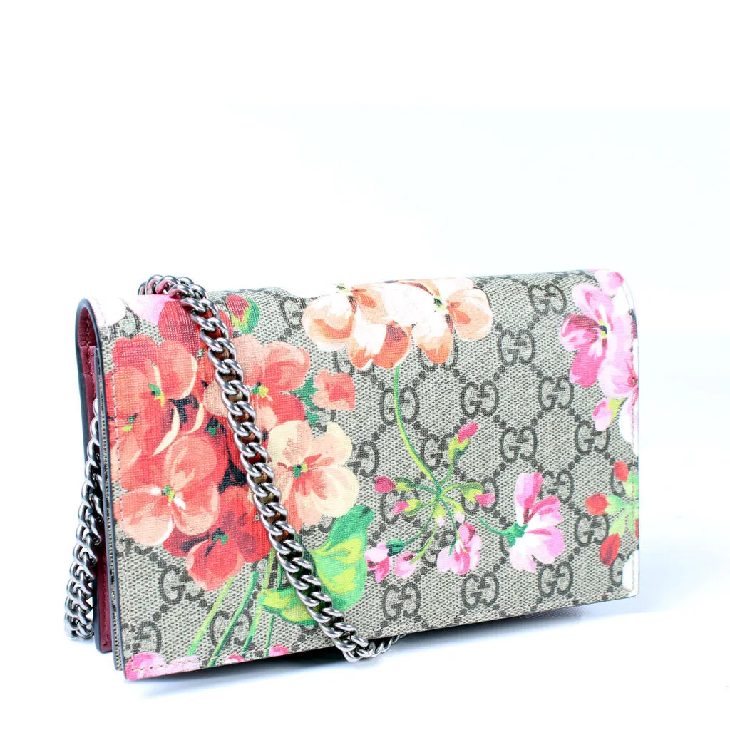 402724 Blooms Chain Wallet