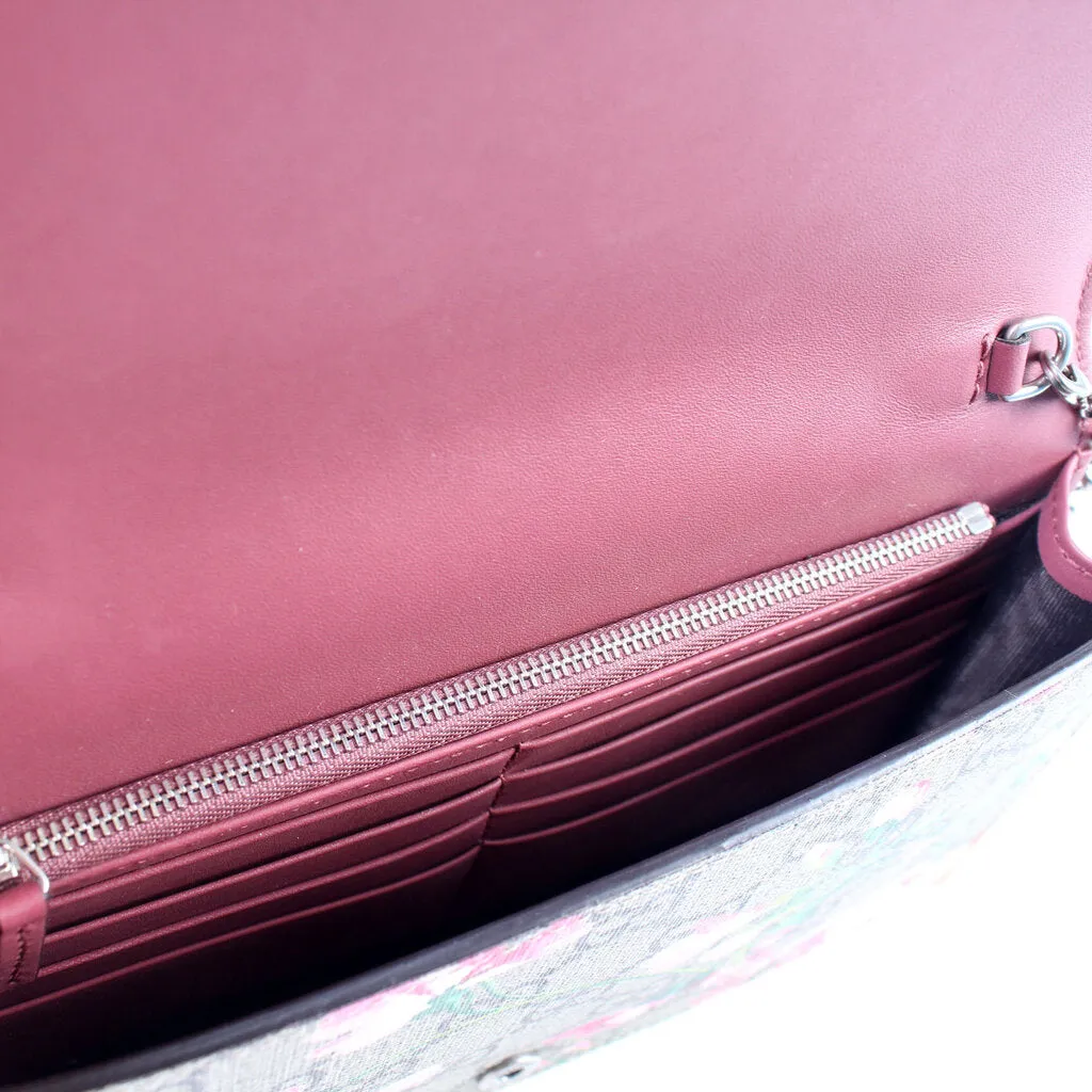 402724 Blooms Chain Wallet