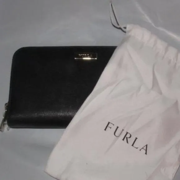 Furla NWT Black XL Leather Checkbook Zip Around Wallet